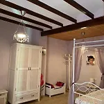 Ca Elvireta بيت للعطل