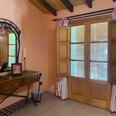 Ca Elvireta 펜션 *